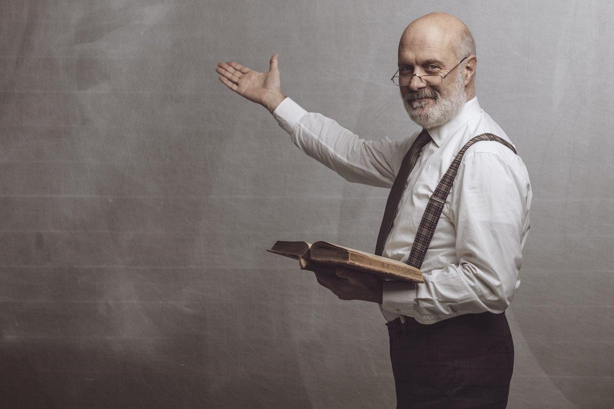 AdobeStock_238542148_crop_1200x800 enneagram for men type 5 the learned observer in the black stage the sage